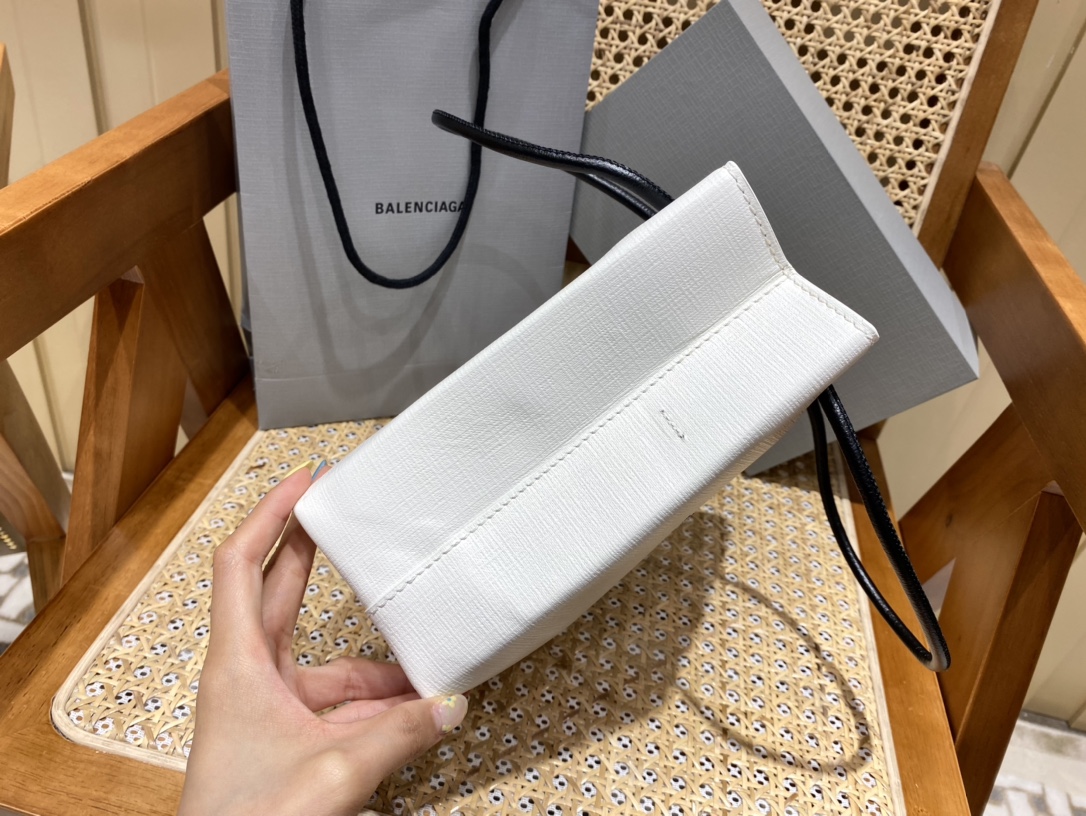 BALENCIAGA 𝗦𝗵𝗼𝗽𝗽𝗶𝗻𝗴 𝗯𝗮𝗴 Cowhide shopping paper bag