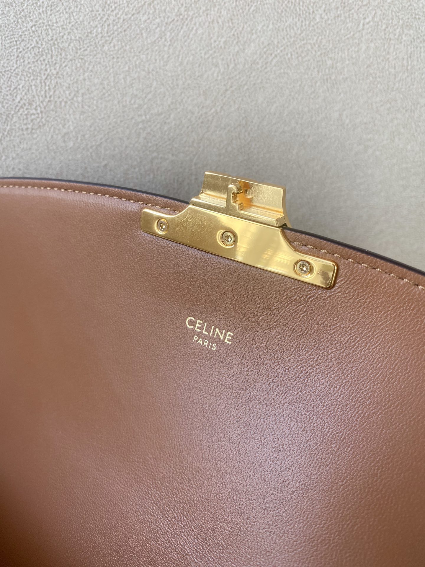 𝐂𝐞𝐥𝐢𝐧𝐞 Triomphe Medium 22.5cm