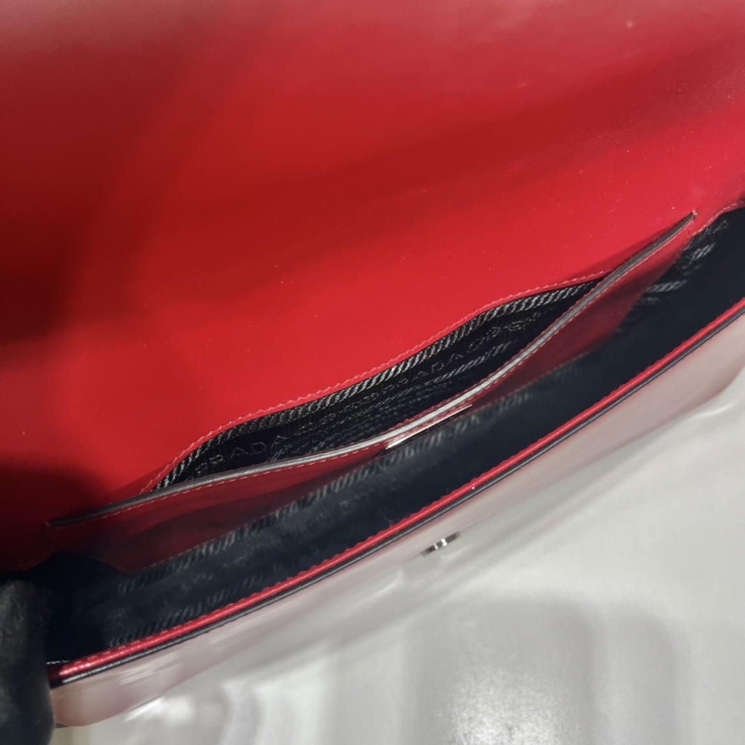 𝐏𝐑𝐀𝐃𝐀 New Model 1BD323