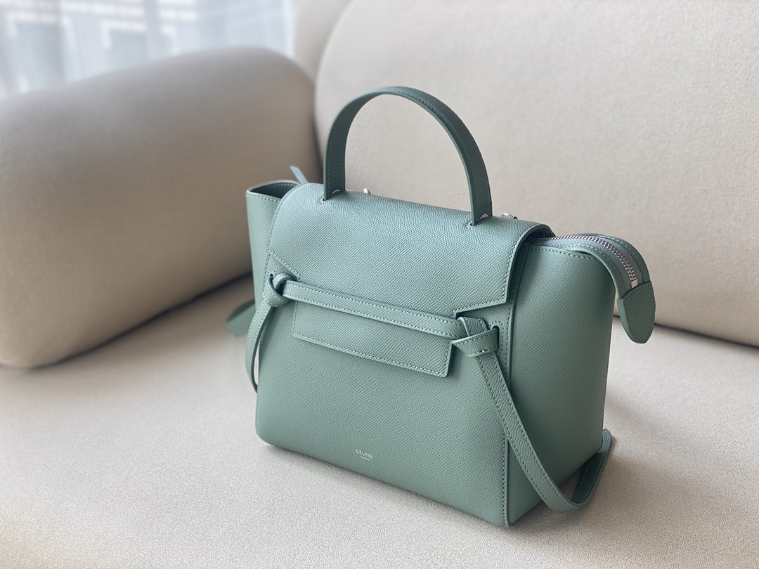 𝐂𝐞𝐥𝐢𝐧𝐞 BELT MICRO BAG in grained calfskin