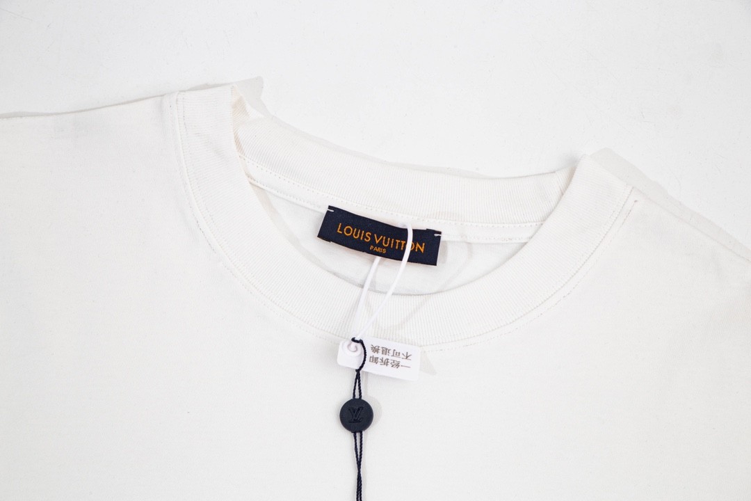 Louis Vuitton 230,000 new T-shirts for spring and summer