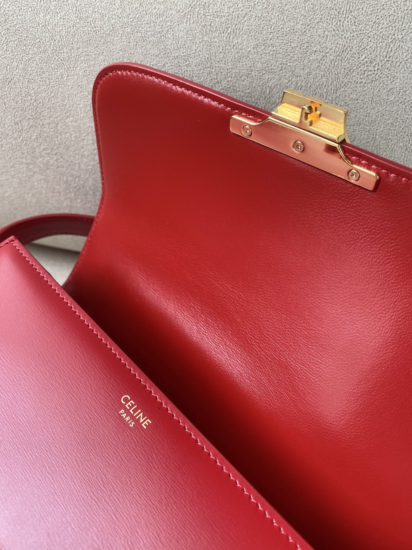 𝐂𝐞𝐥𝐢𝐧𝐞 Triomphe Medium 22.5cm