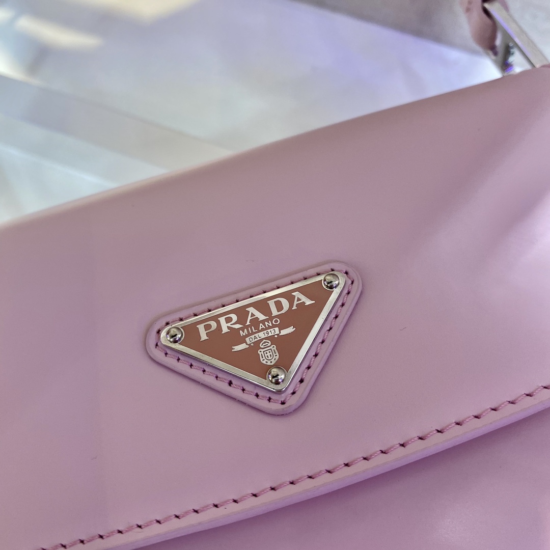 𝐏𝐑𝐀𝐃𝐀 Large flap w/ double shoulder strap 1BD303