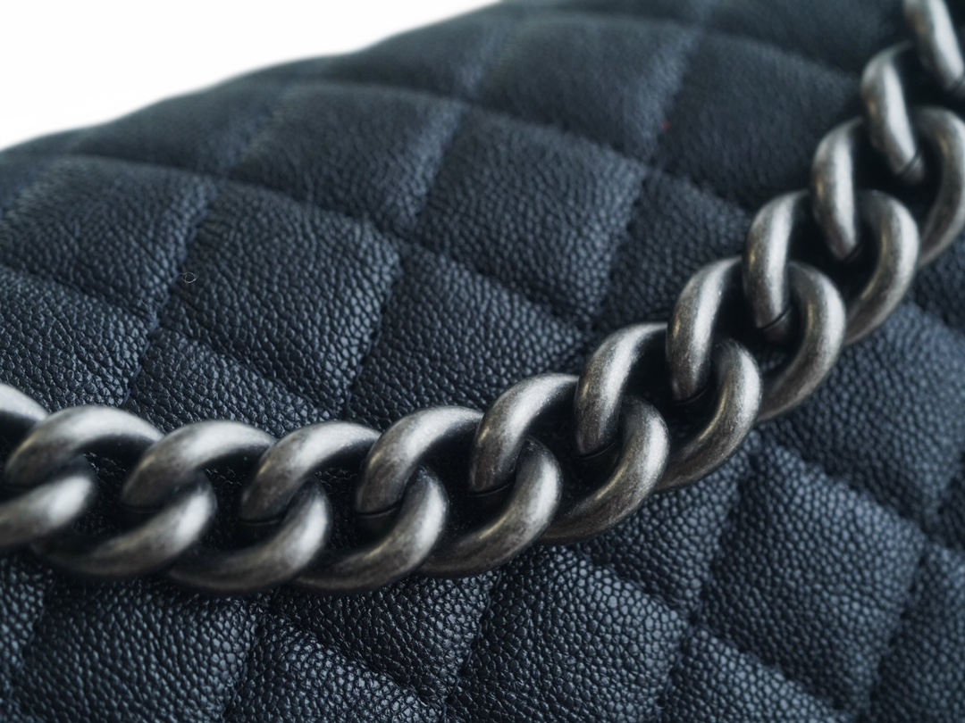 𝗖𝗵𝗮𝗻𝗲𝗹 𝗟𝗲𝗯𝗼𝘆  Original 