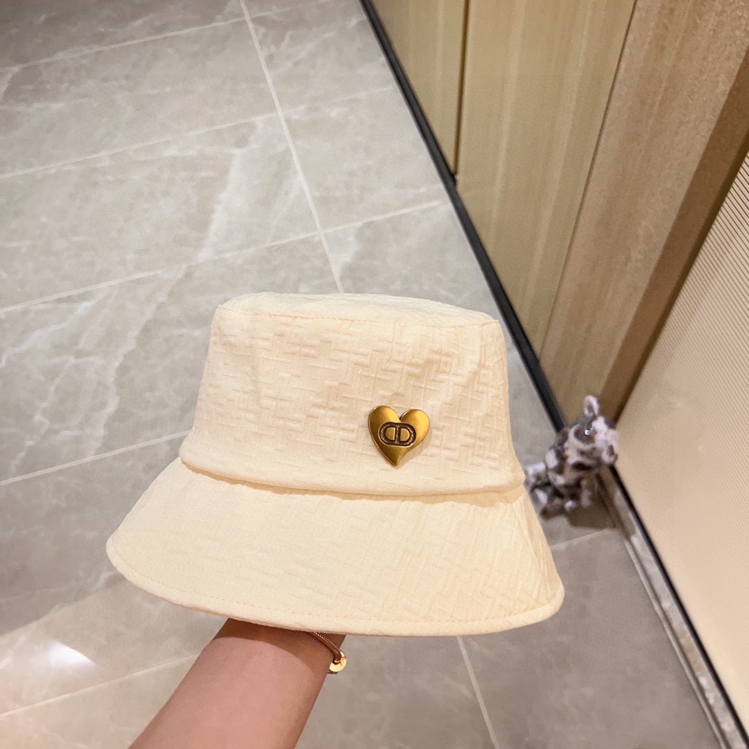 [DIOR Dior] 2023 spring and summer simple heart-shaped logo fisherman hat