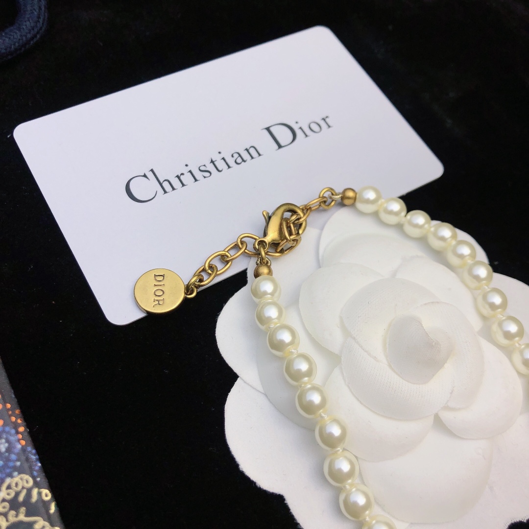 Dior necklace