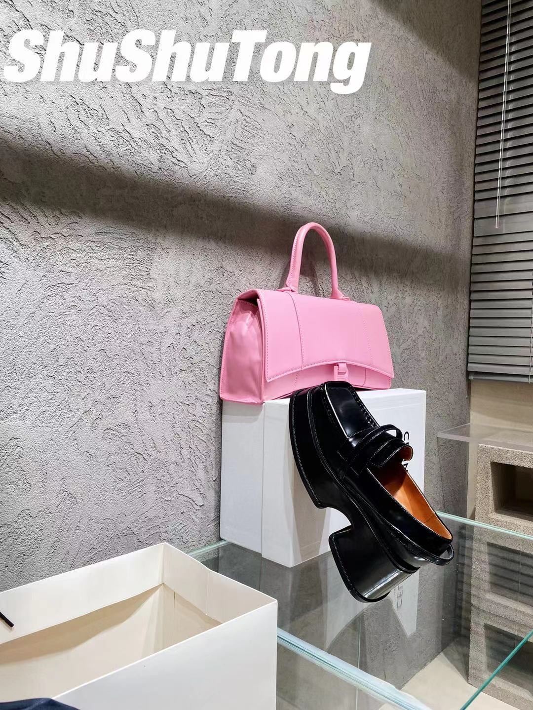 SHUSHUTONG| 𝟐𝟎𝟐𝟏/𝐒𝐒 𝐧𝐞𝐰 Machine retro Absolutely beautiful shushutong new Louboutins