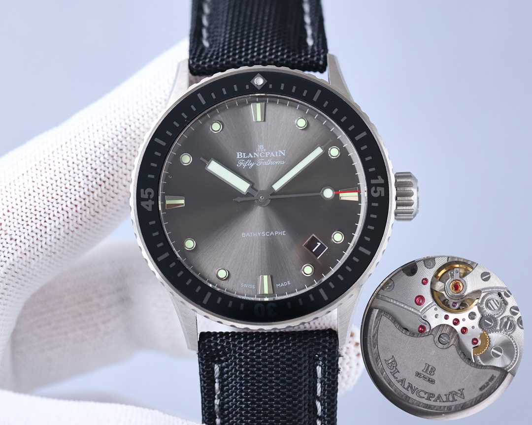 Blancpain - This functional watch comes from the classic Blancpain collection
