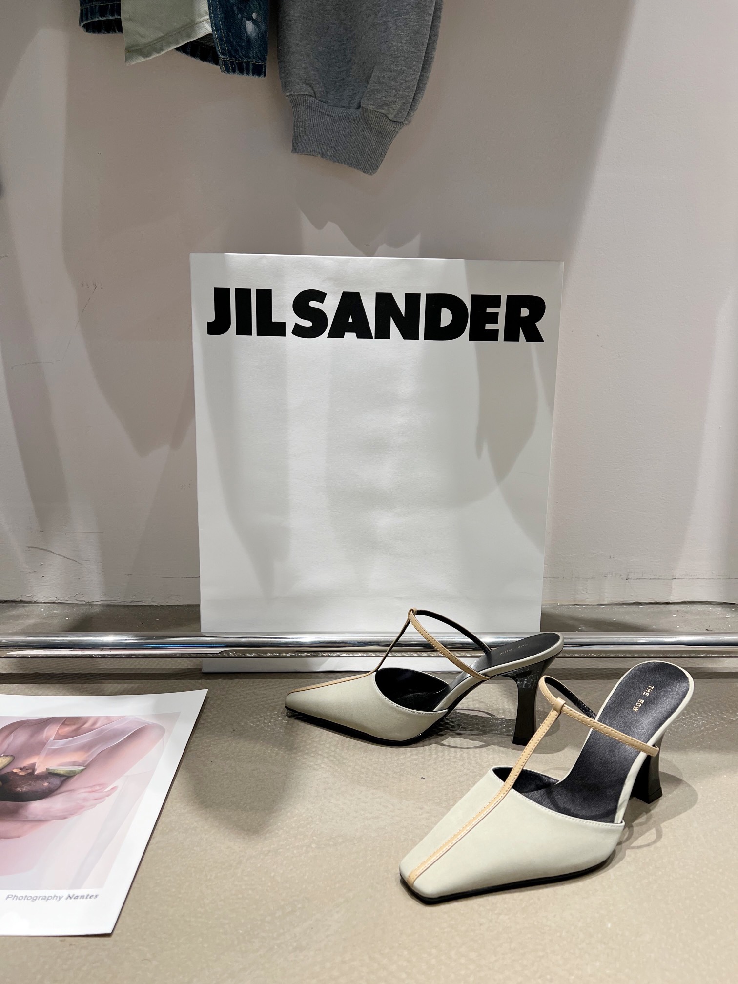 𝐓𝐡𝐞 𝐫𝐨𝐰 ｜𝟐𝟎𝟐𝟐/𝐒𝐒 𝐧𝐞𝐰 Retro minimalist wrap-around heels Custom leather Original outsole