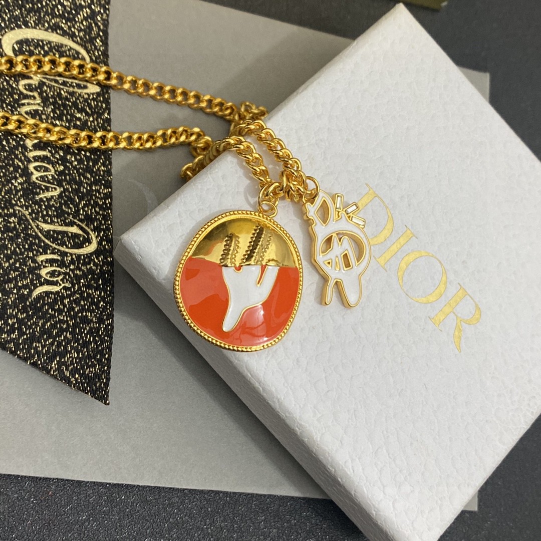 Dior necklace