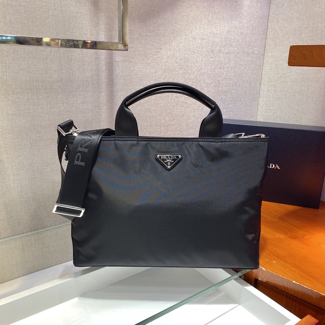 𝐏𝐑𝐀𝐃𝐀 Neutral briefcase