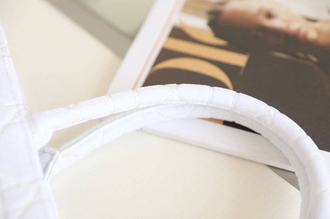 DIOR TOTE embroidered vine check white