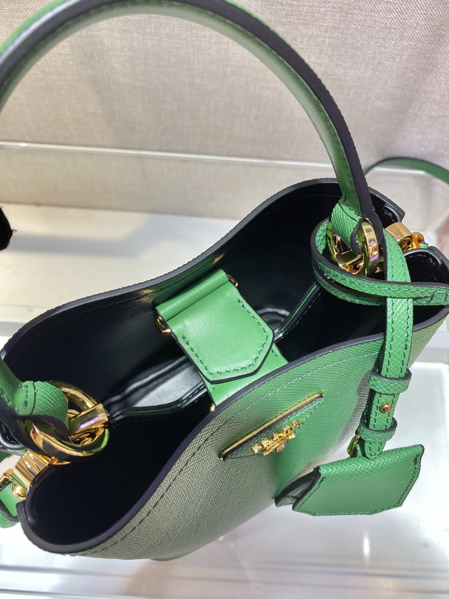 𝐏𝐑𝐀𝐃𝐀 1BA217 Mini