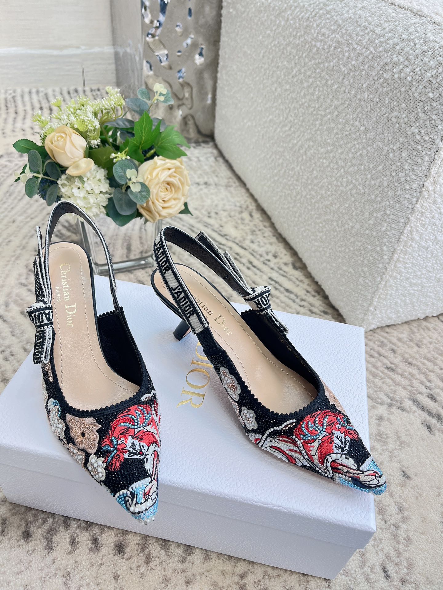 𝐉'𝐀𝐝𝐢𝐨𝐫 ｜𝟐𝟎𝟐𝟑𝐒𝐒/𝐧𝐞𝐰 Printed embroidered high heels