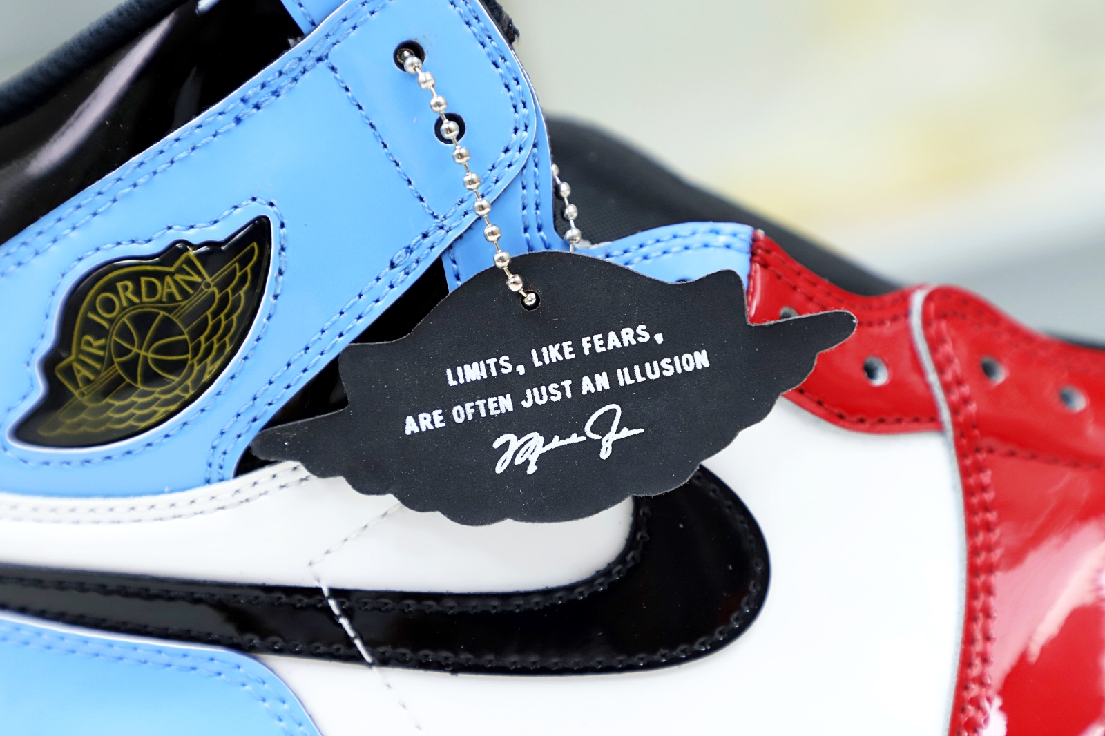 AIR JORDAN 1 RETRO HIGH OG FEARLESS