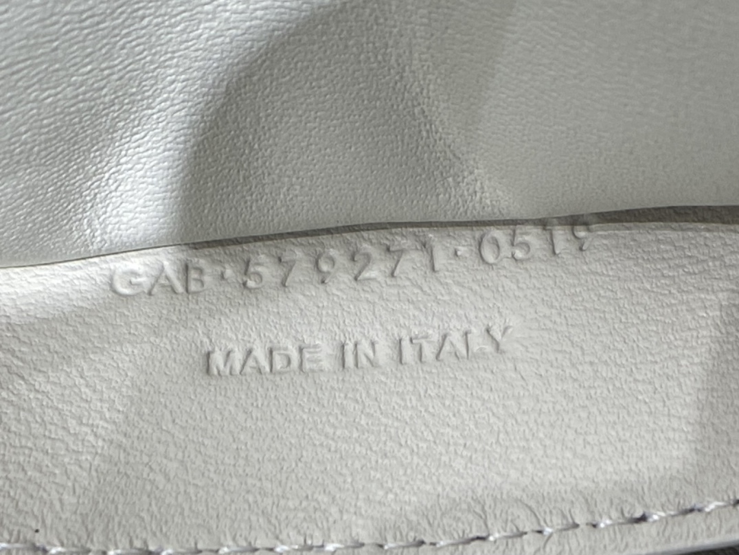 SAINT LAURENT 𝑴𝒂𝒏𝒉𝒂𝒕𝒕𝒂𝒏 〈Original leather version〉#579271