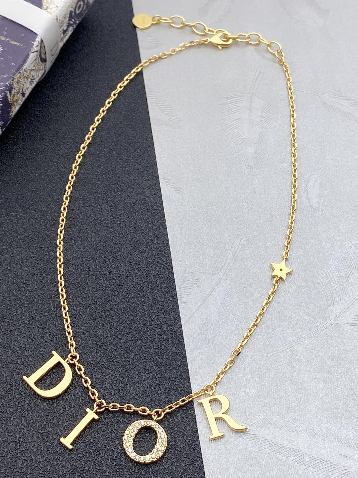 Dior letter 💎 necklace