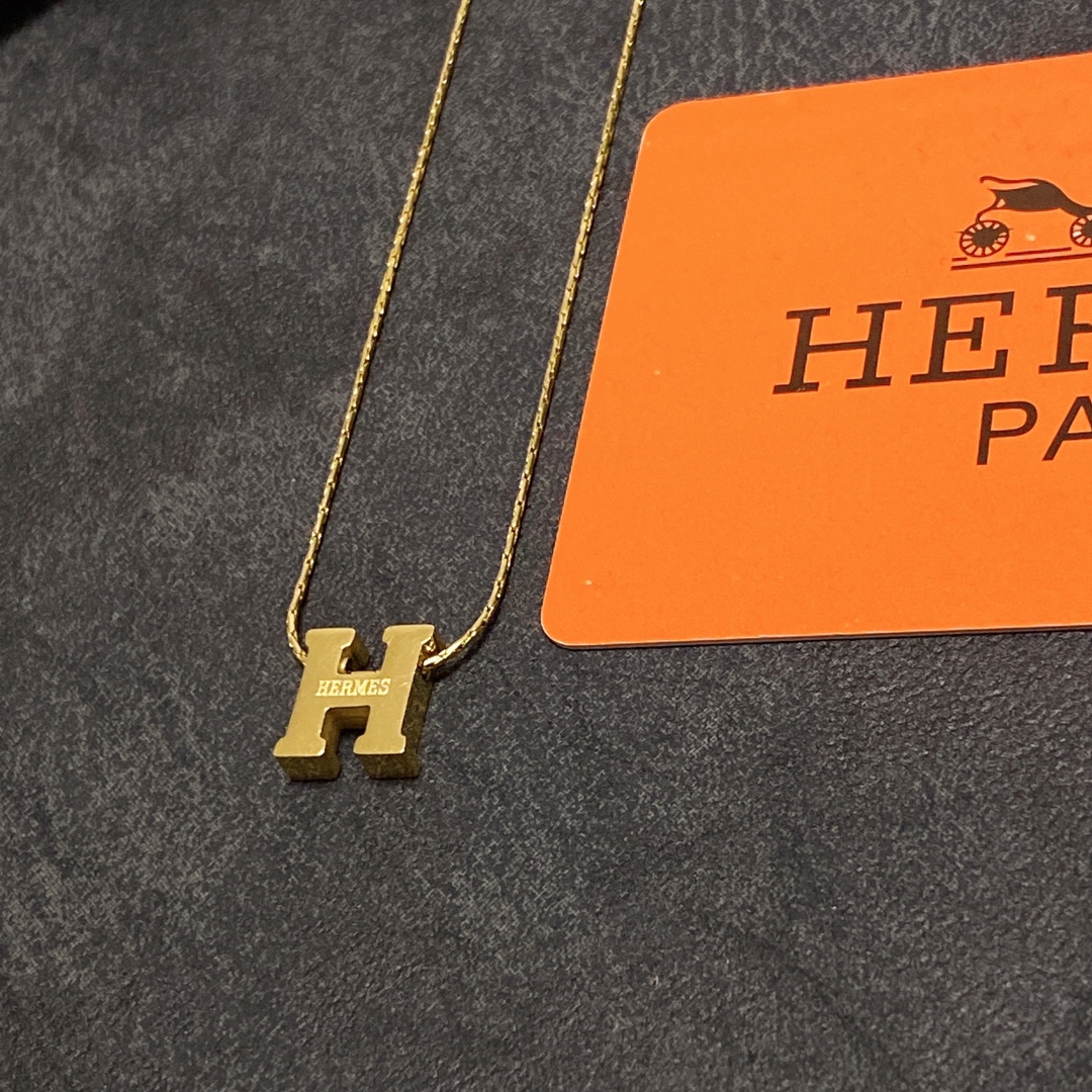 Hermes necklace
