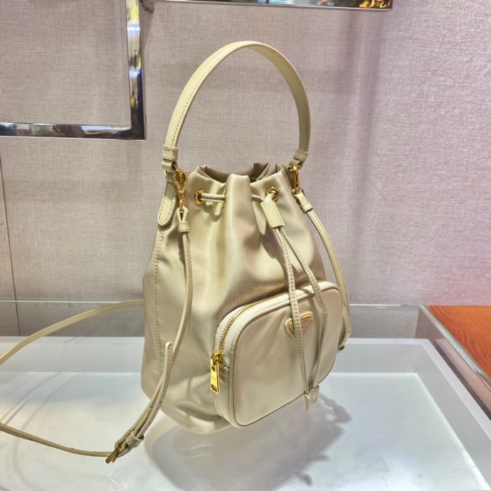 𝐏𝐑𝐀𝐃𝐀 Classic model 1BH038