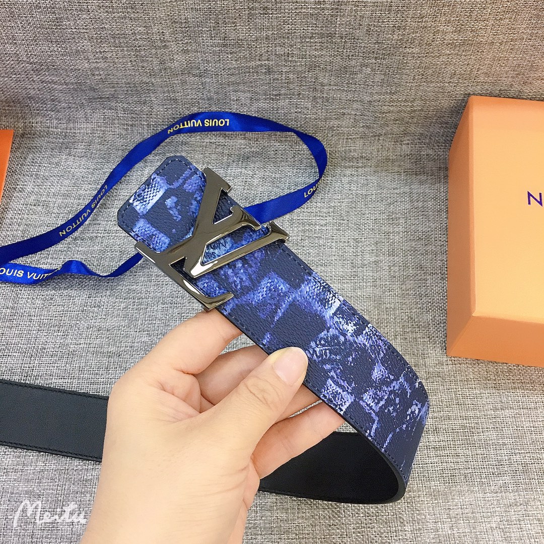 LOUIS VUITTO Reversible Belt in Silky Calfskin and Damier Salt Pattern