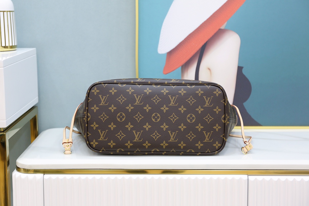 Louis Vuitton 𝗡𝗲𝘃𝗲𝗿𝗳𝘂𝗹𝗹 M40995