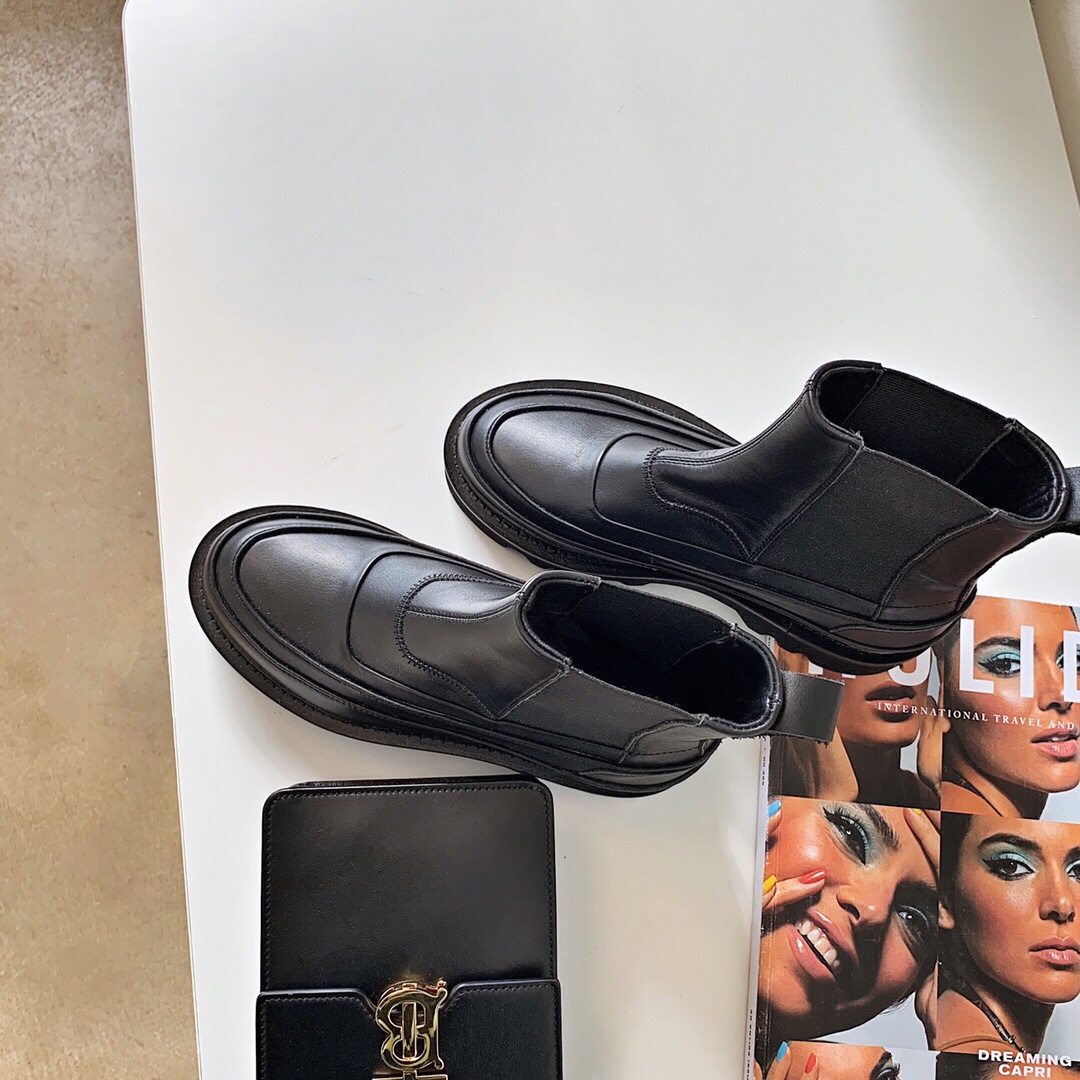 ROMBAUT | 𝟐𝟎𝟐𝟏/𝐒𝐒 𝐧𝐞𝐰 intricate handmade, custom original cowhide upper sheepskin lining