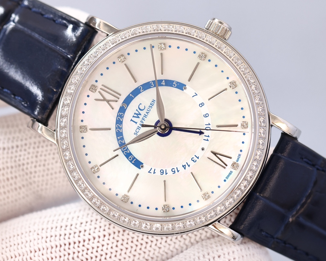 IWC- Portofino Men's Watch Movement EAT2836 in imported calfskin