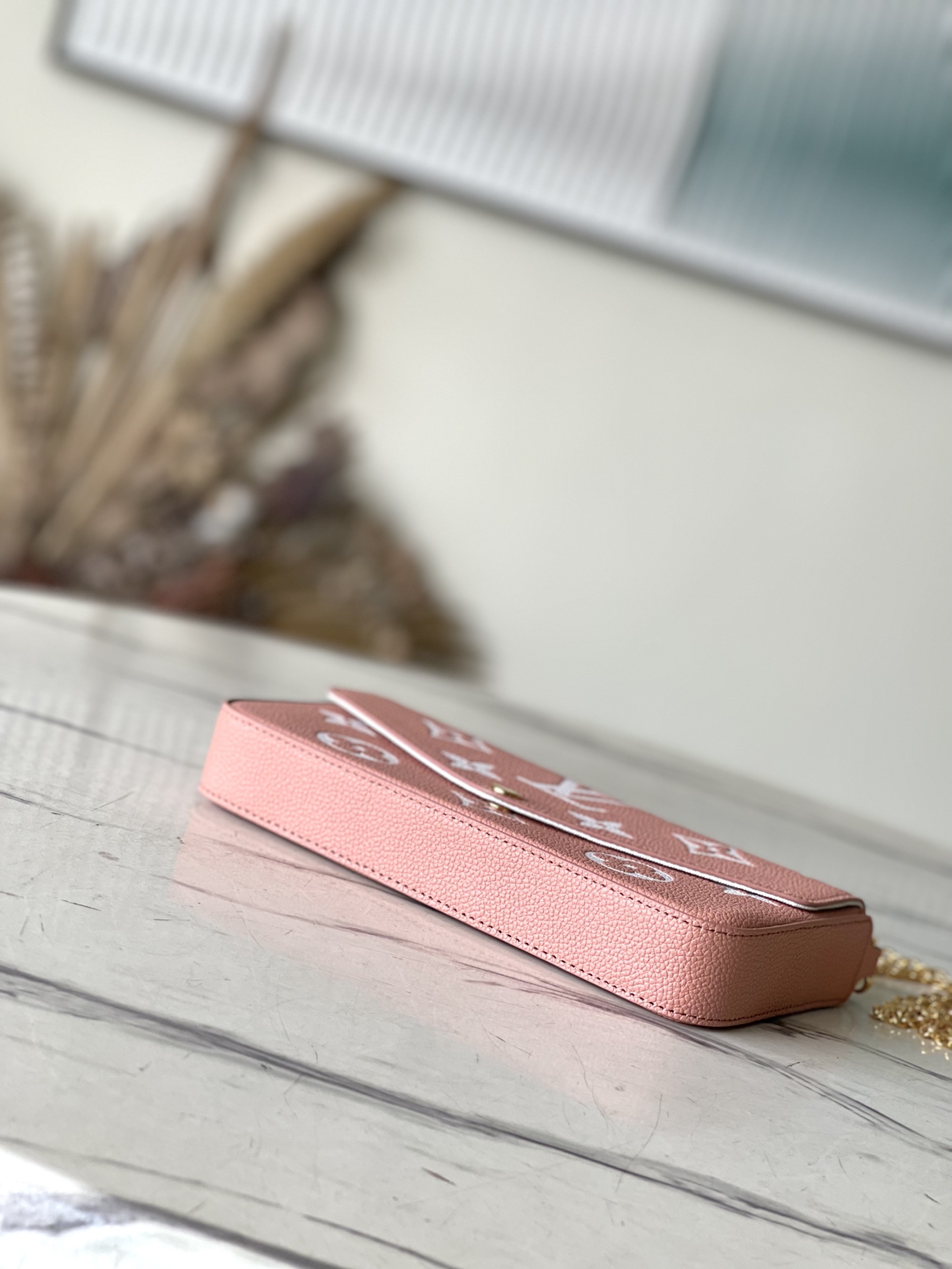 𝐋𝐎𝐔𝐈𝐒 𝐕𝐔𝐈𝐓𝐓𝐎𝐍  M81759