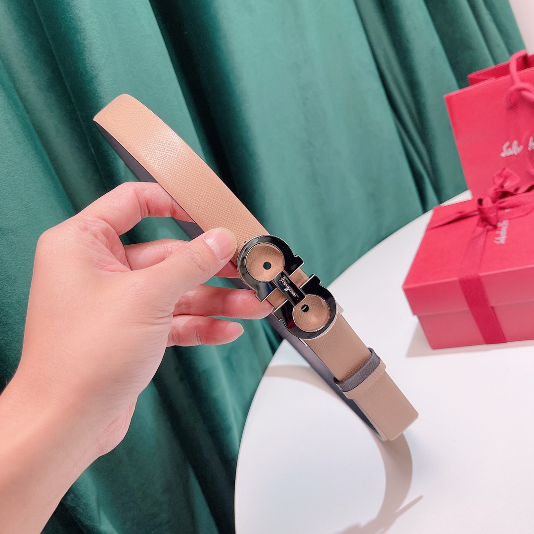 FERRAGAMO double-sided top layer leather belt