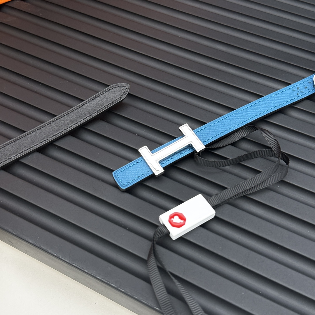 Reversible belt in Hermes Swift and perforated Epsom calfskin