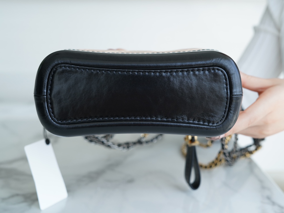 𝗖𝗵𝗮𝗻𝗲𝗹𝗚𝗮𝗯𝗿𝗶𝗲𝗹𝗲❥⼵ Classic Stray Bag Italy 🇮🇹 Montebello original cowhide: small apricot black