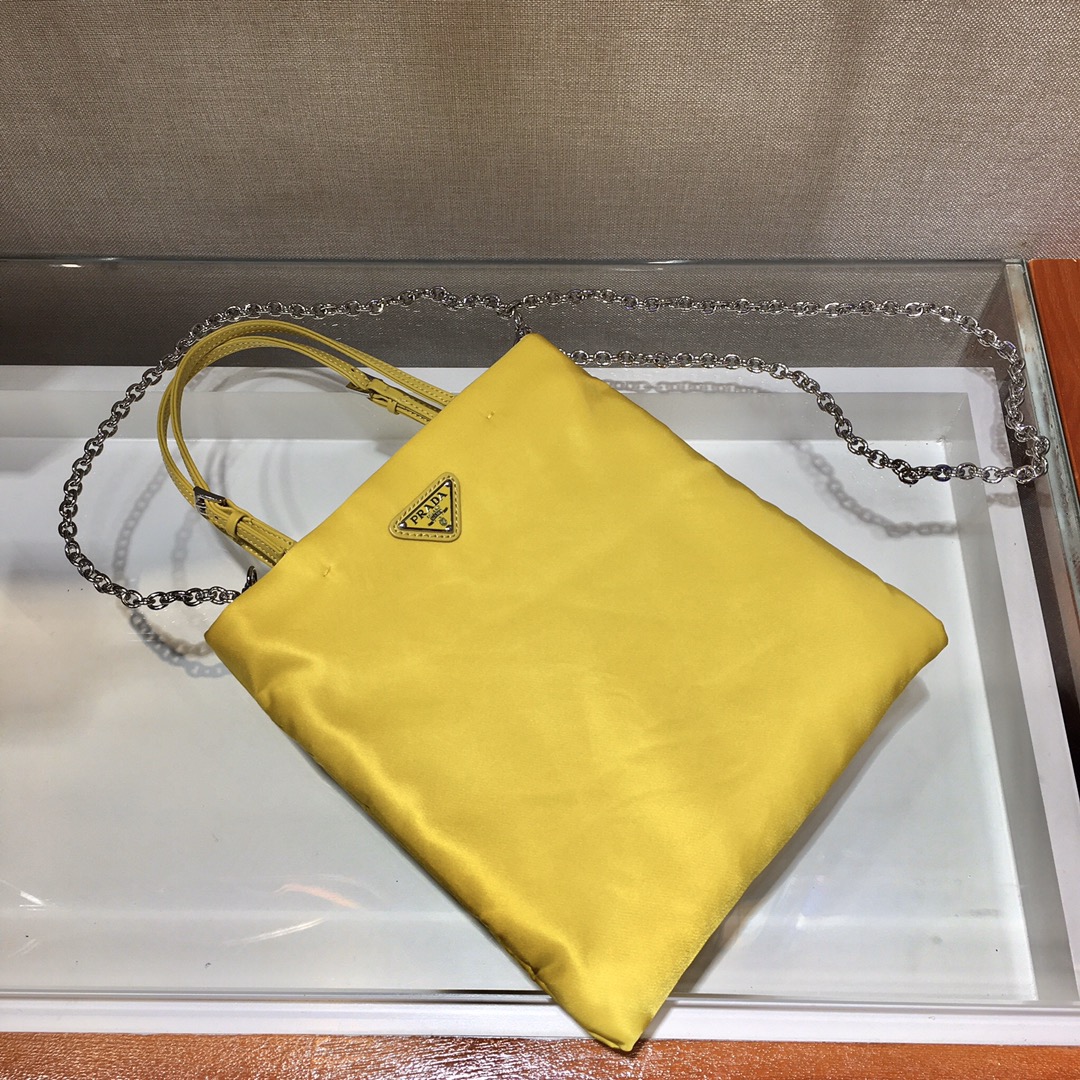 𝐏𝐑𝐀𝐃𝐀 New handbag 1BA252