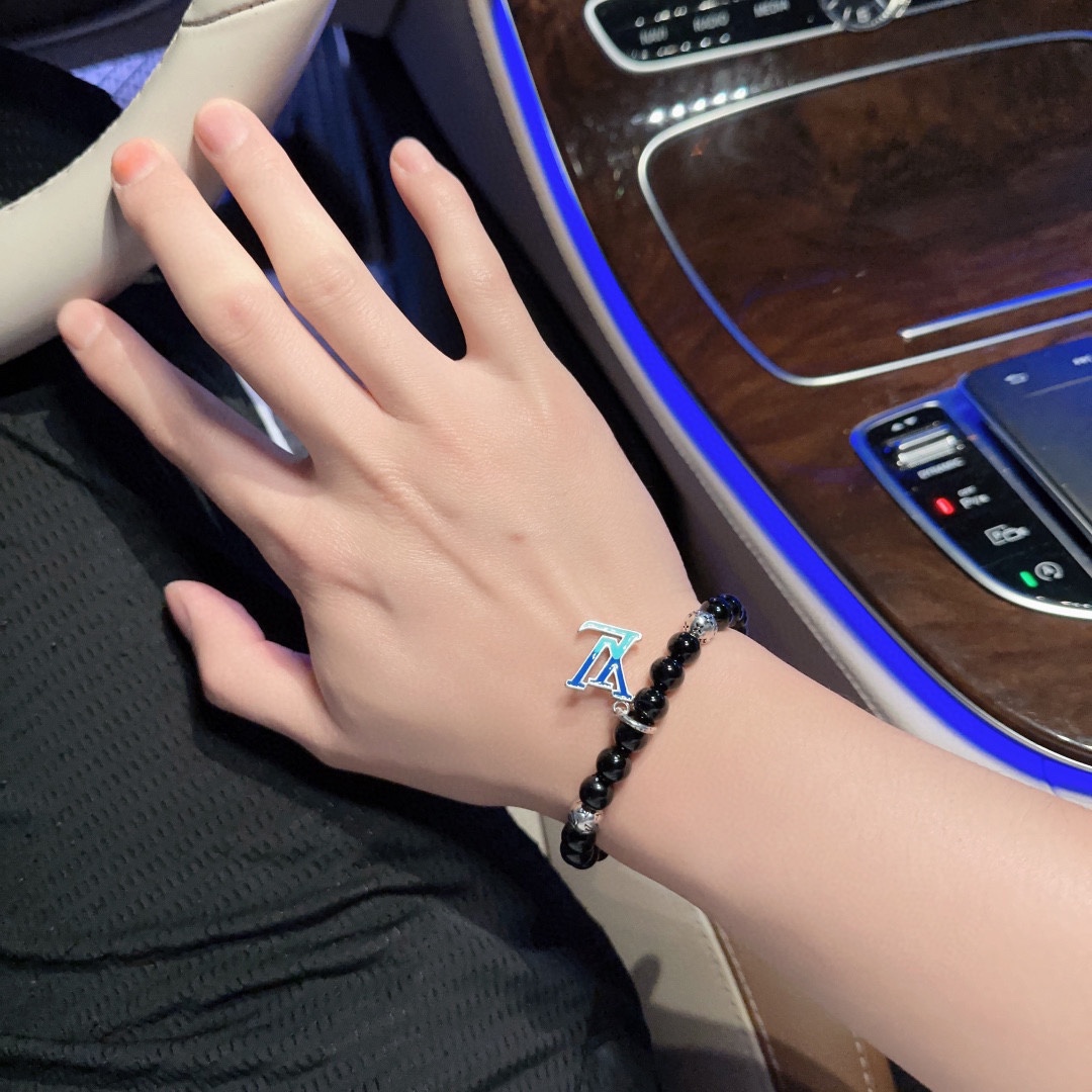 Louis Vuitton 🇷🇼 multi-element onyx thai silver style bracelet