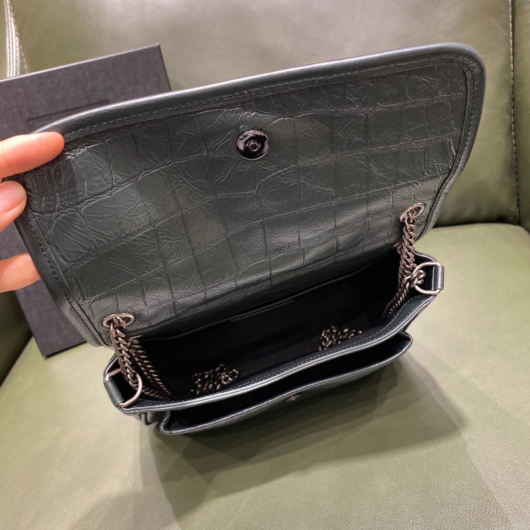 SAINT LAURENT 𝒏𝒊𝒌𝒊  𝒃𝒂𝒃𝒚 𝟮2𝒄𝒎 #633151 Matte E.jd