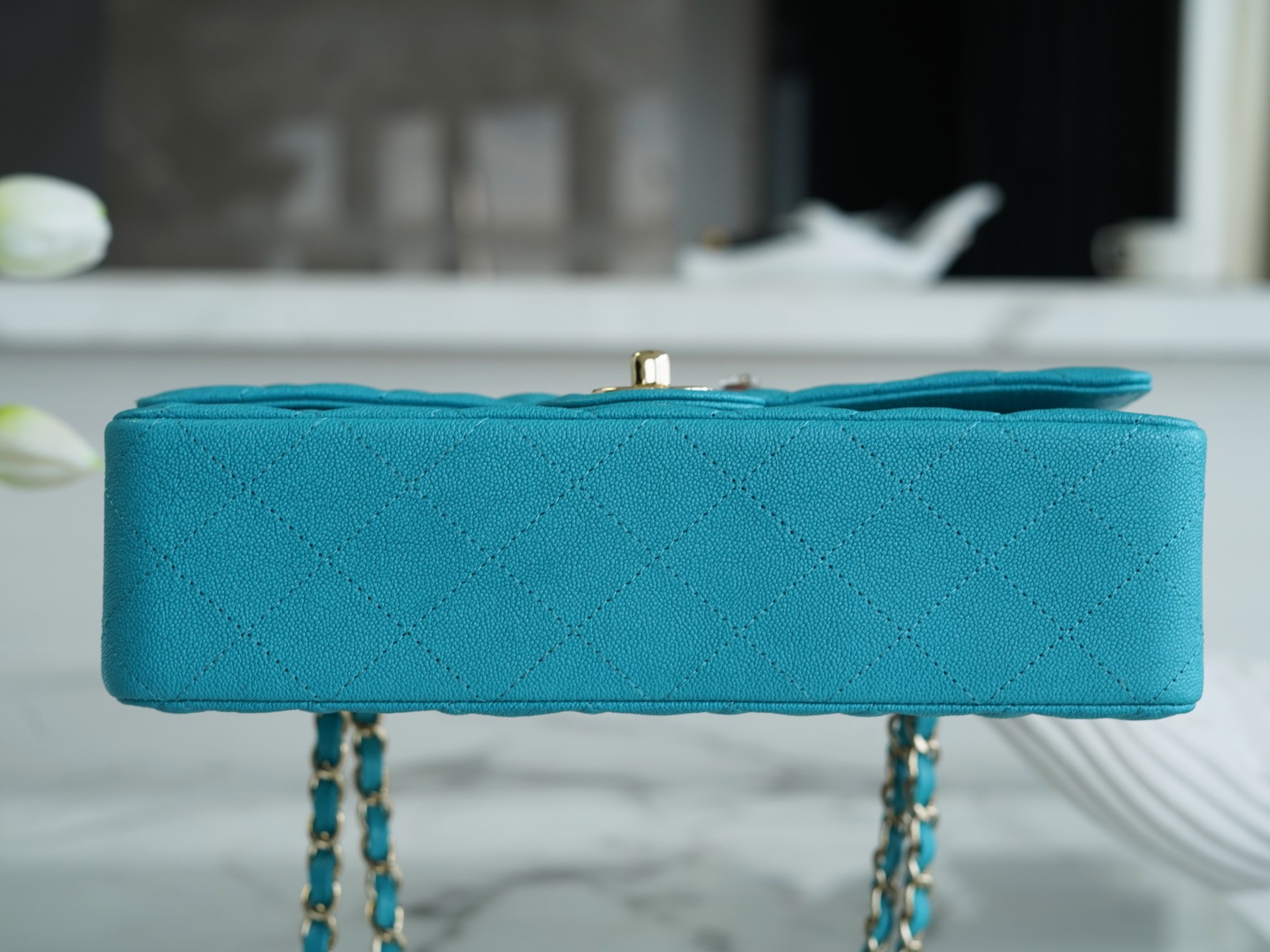 𝐂𝐇𝐀𝐍𝐄𝐋 Classic Flap washed cowhide is made from the most delicate newborn calves Washed fetal cow Medium Peacock Blue