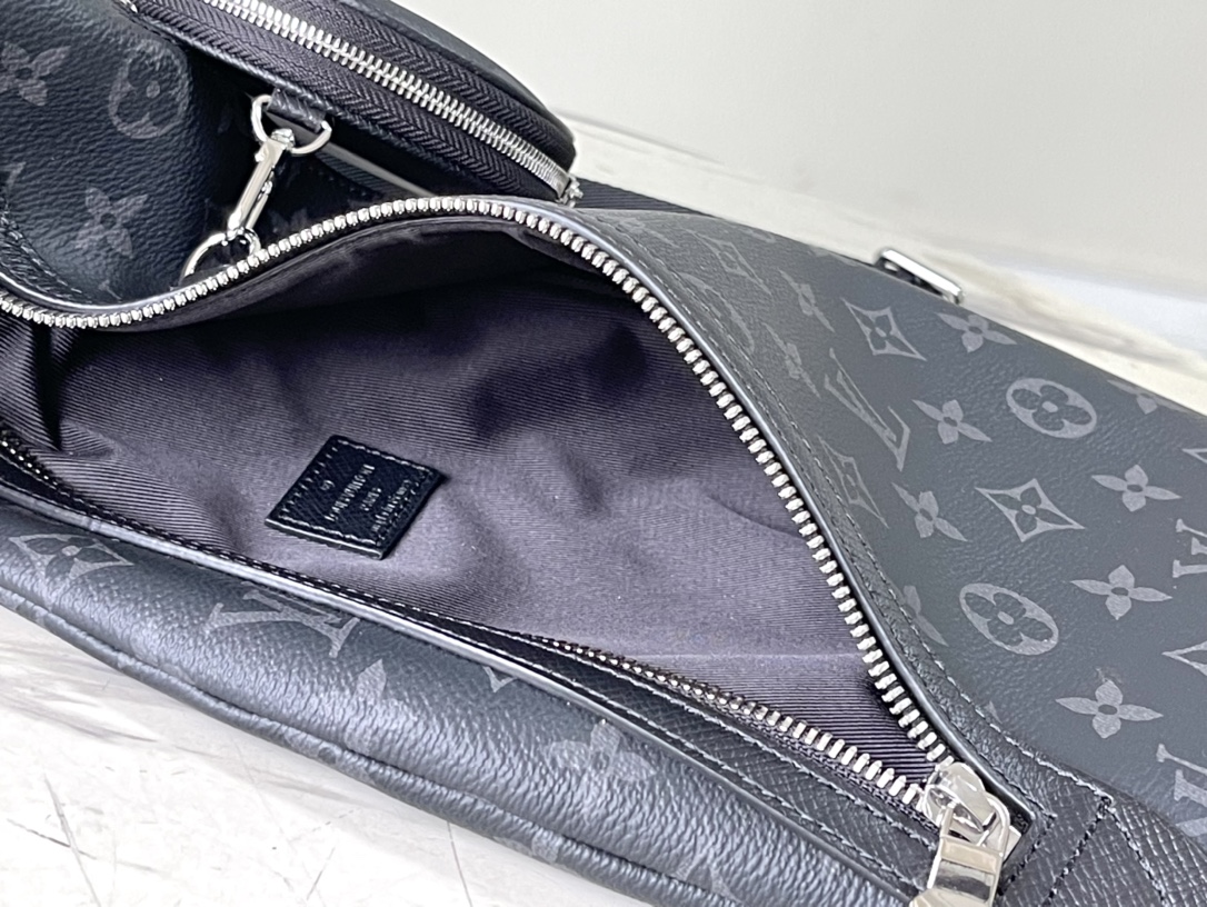 𝐋𝐎𝐔𝐈𝐒 𝐕𝐔𝐈𝐓𝐓𝐎𝐍 M30936 Black Flower Duo Shoulder Bag Stitching