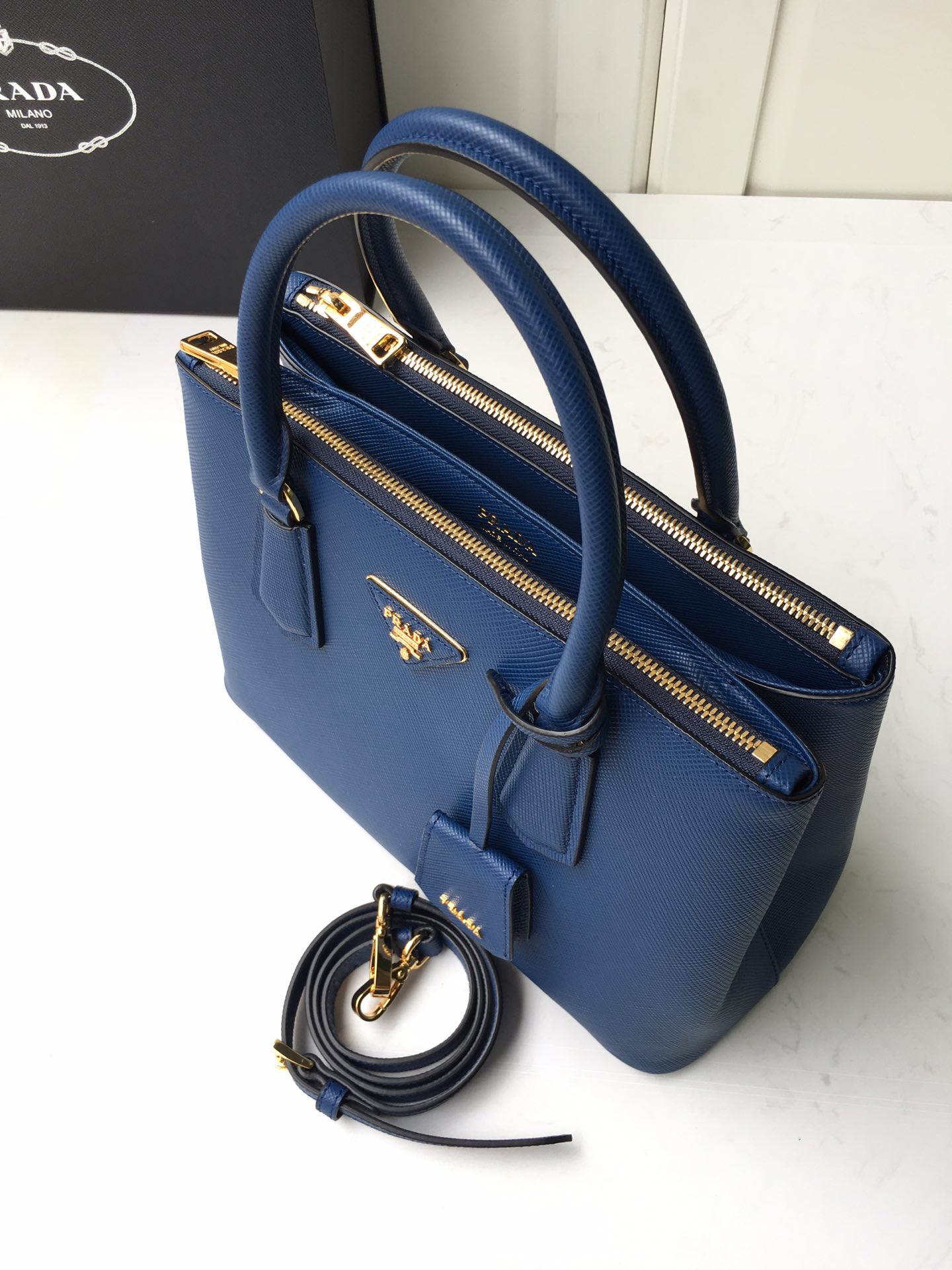 𝐏𝐑𝐀𝐃𝐀 1BA232 Handbag