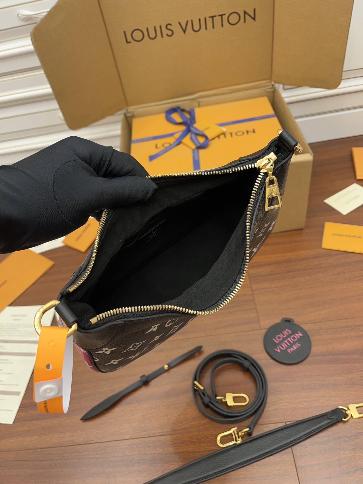 Louis Vuitton M46091