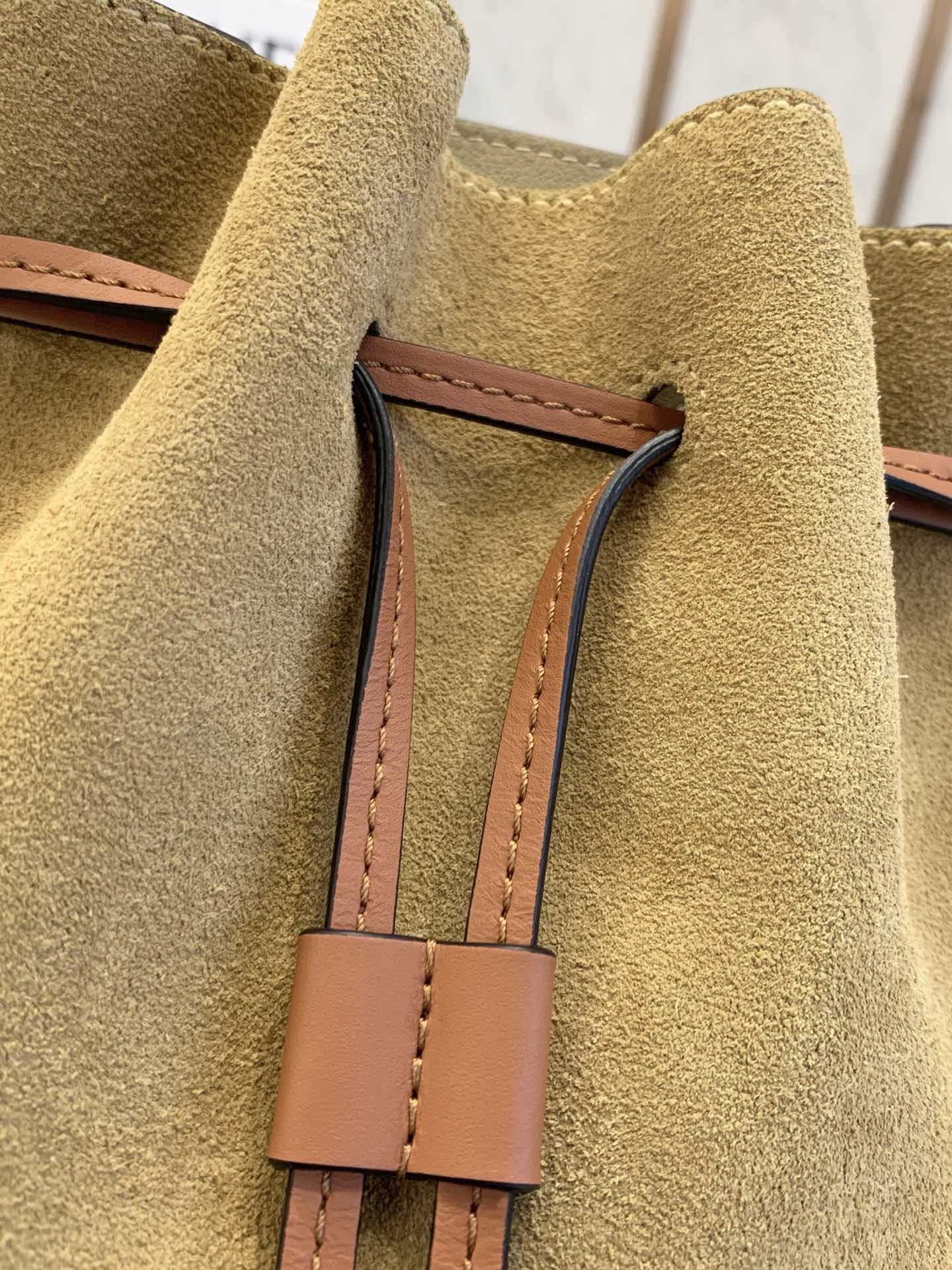 LOEWE Horseshoe flying saucer bag