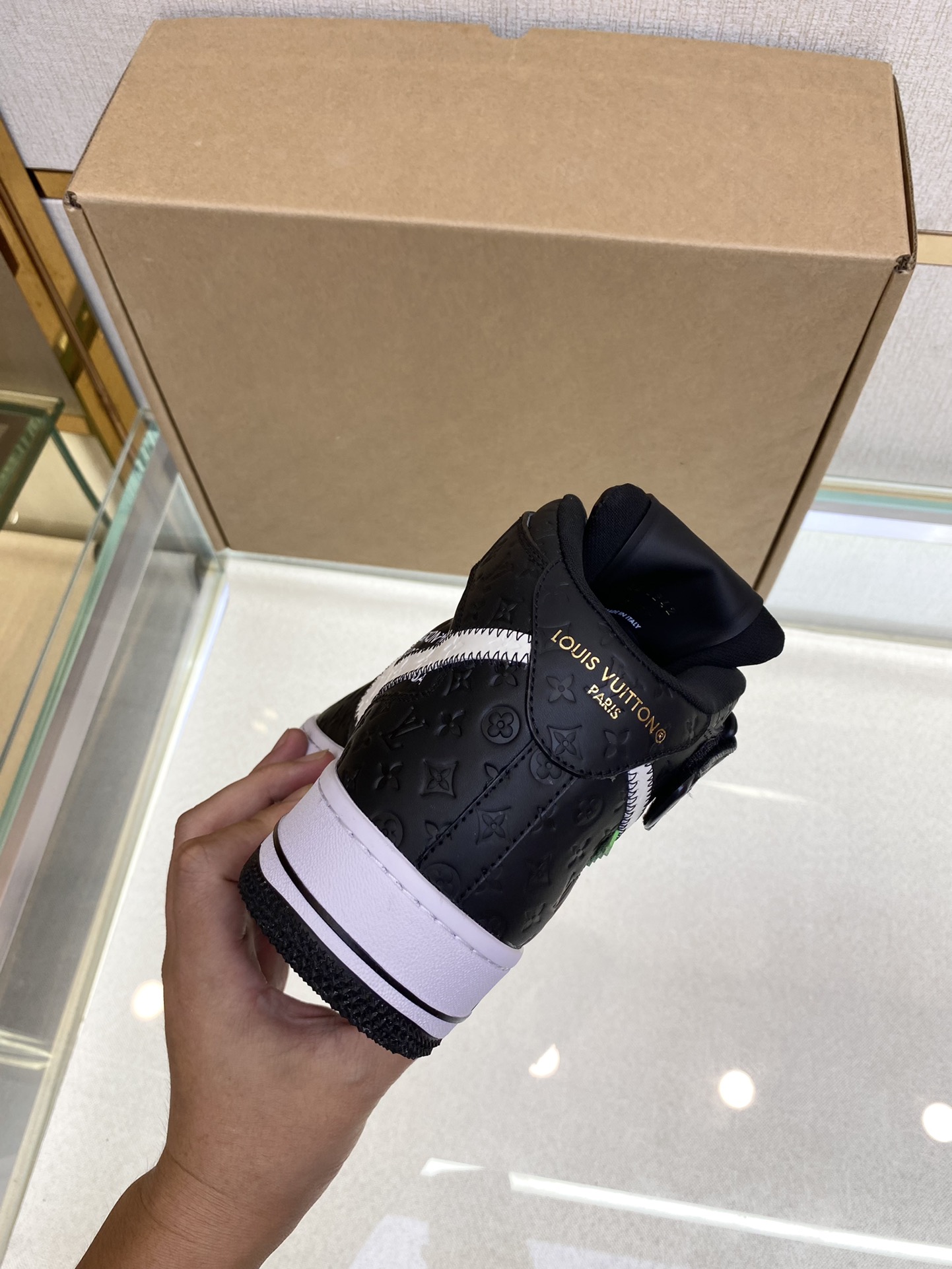 Louis Vuitton Nike Joint 🆕 Men's Abbesses High Top Sneakers