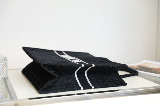 DIOR TOTE embroidered vine check black
