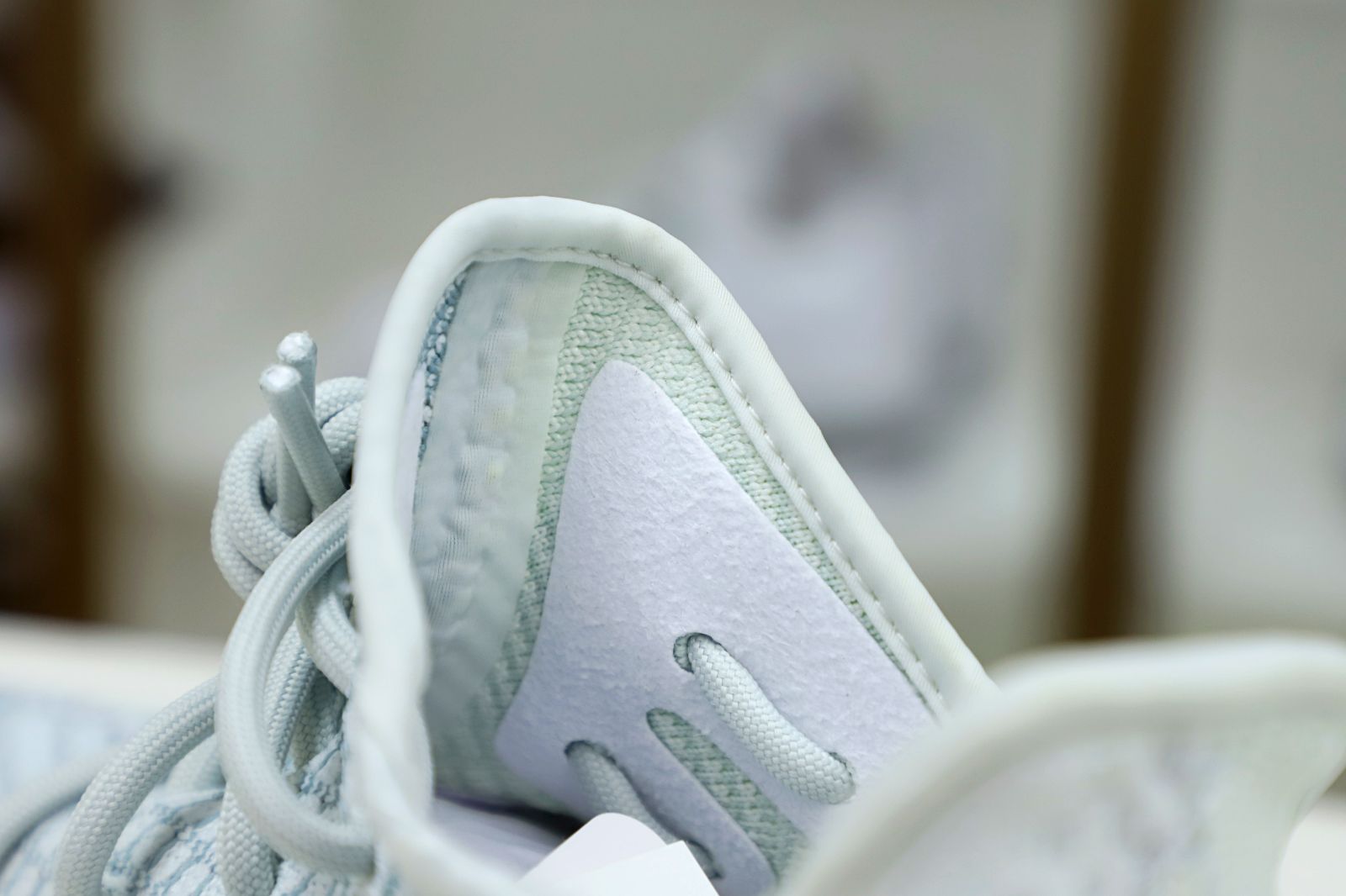 YEEZY BOOST 350 V2 CLOUD WHITE NON-REFLECTIVE