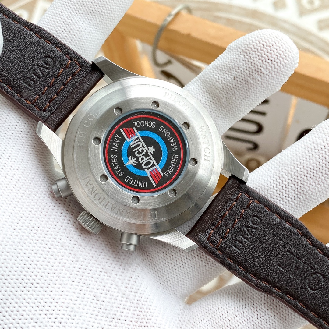 IWC- Pilot's Watch Chronograph Green Dial Pilot's Watch Chronograph New creations launched during the watch fair