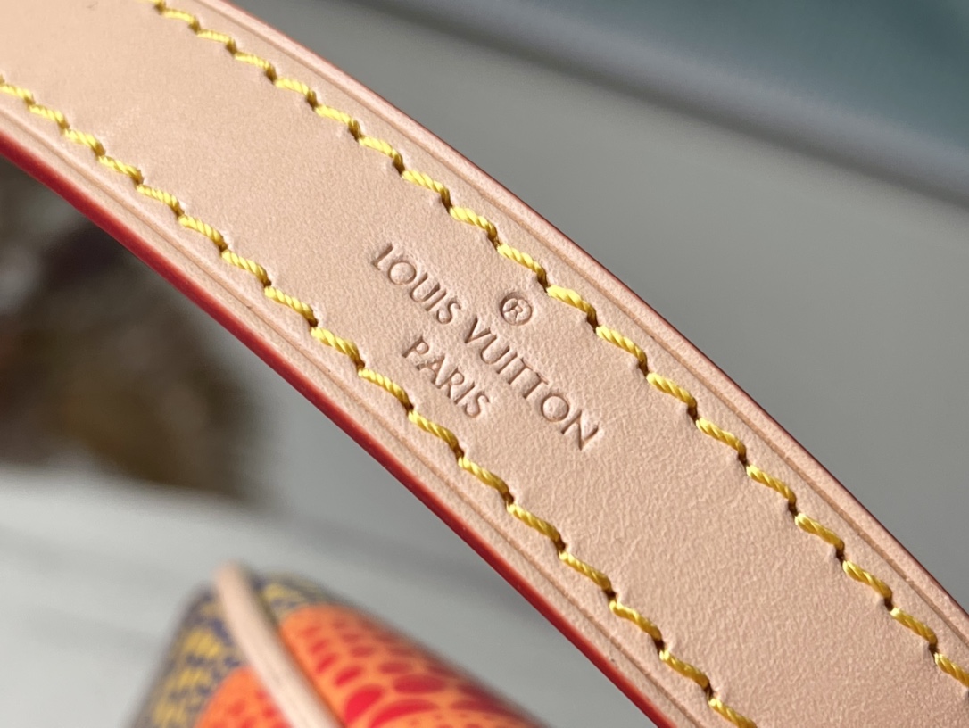 𝐋𝐎𝐔𝐈𝐒 𝐕𝐔𝐈𝐓𝐓𝐎𝐍  M46470