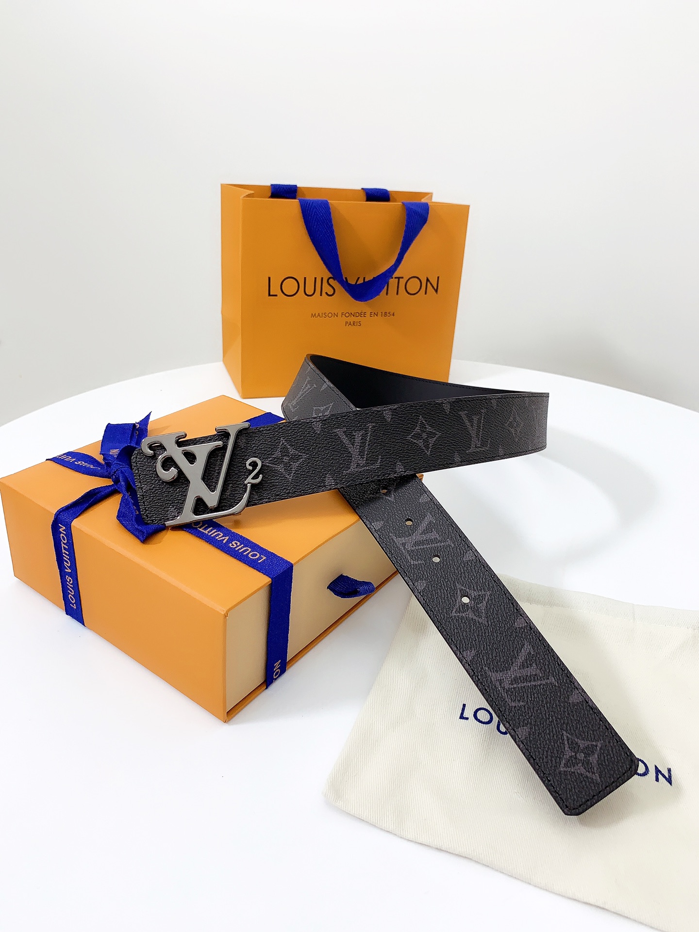 LOUIS VUITTO classic waterproof fabric with original calfskin