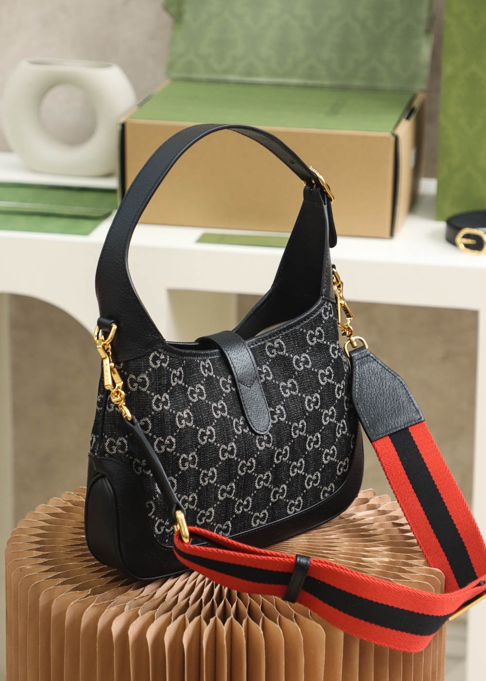 GUCCI 𝐉𝐚𝐜𝐤𝐢𝐞 𝟏𝟗𝟔𝟏 𝐃𝐞𝐧𝐢𝐦 original leather #678843