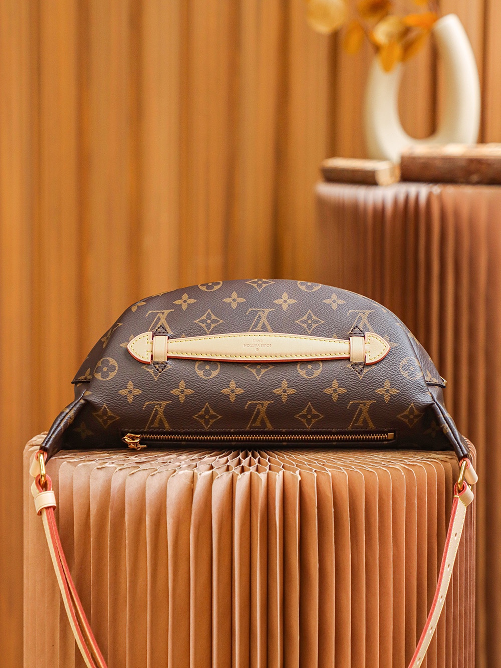 Louis Vuitton 𝐁𝐔𝐌𝐁𝐀𝐆 Belt Bag Series #M43644#