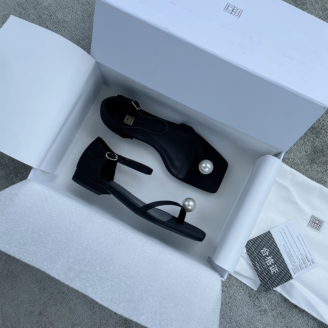 Toteme large pearl sandals