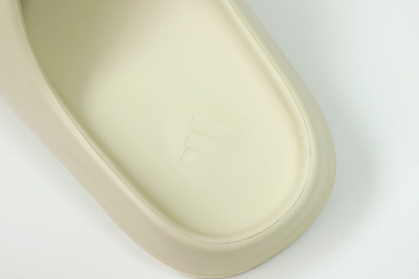 Yeezy Slide bone FW6345