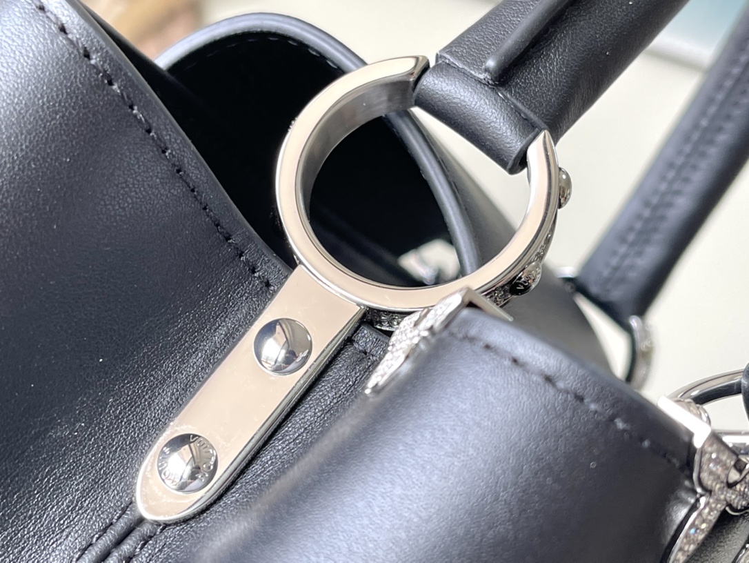 𝐋𝐎𝐔𝐈𝐒 𝐕𝐔𝐈𝐓𝐓𝐎𝐍   M51783